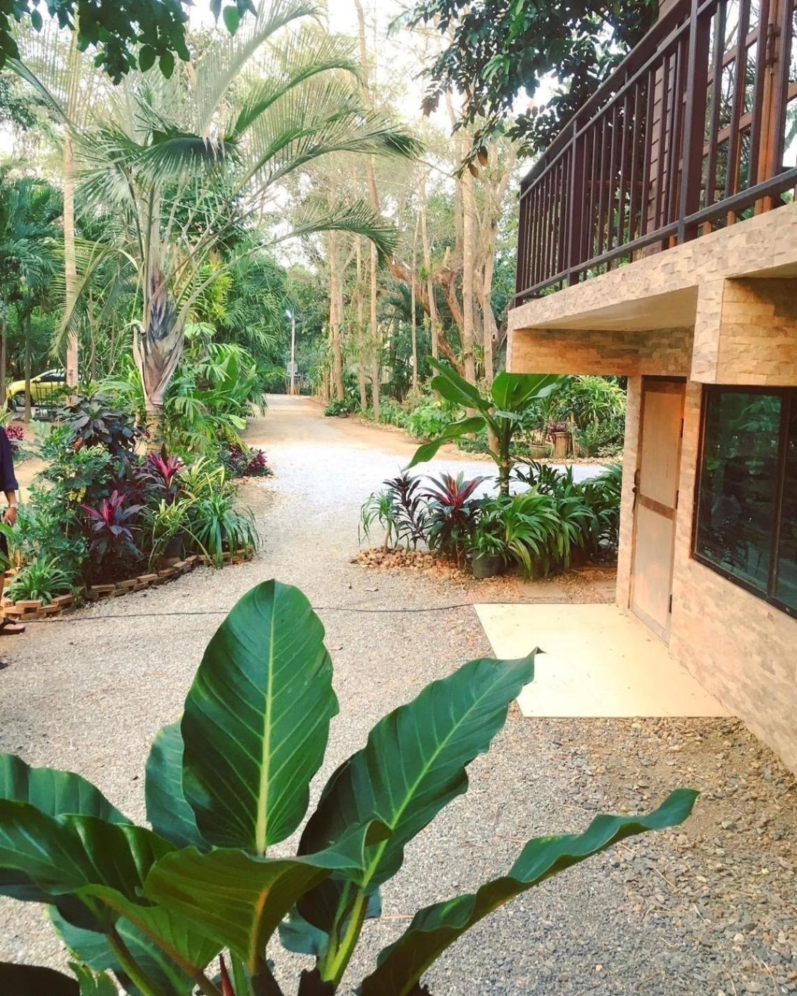 Apartament เรือนสารภี Phrae Zewnętrze zdjęcie