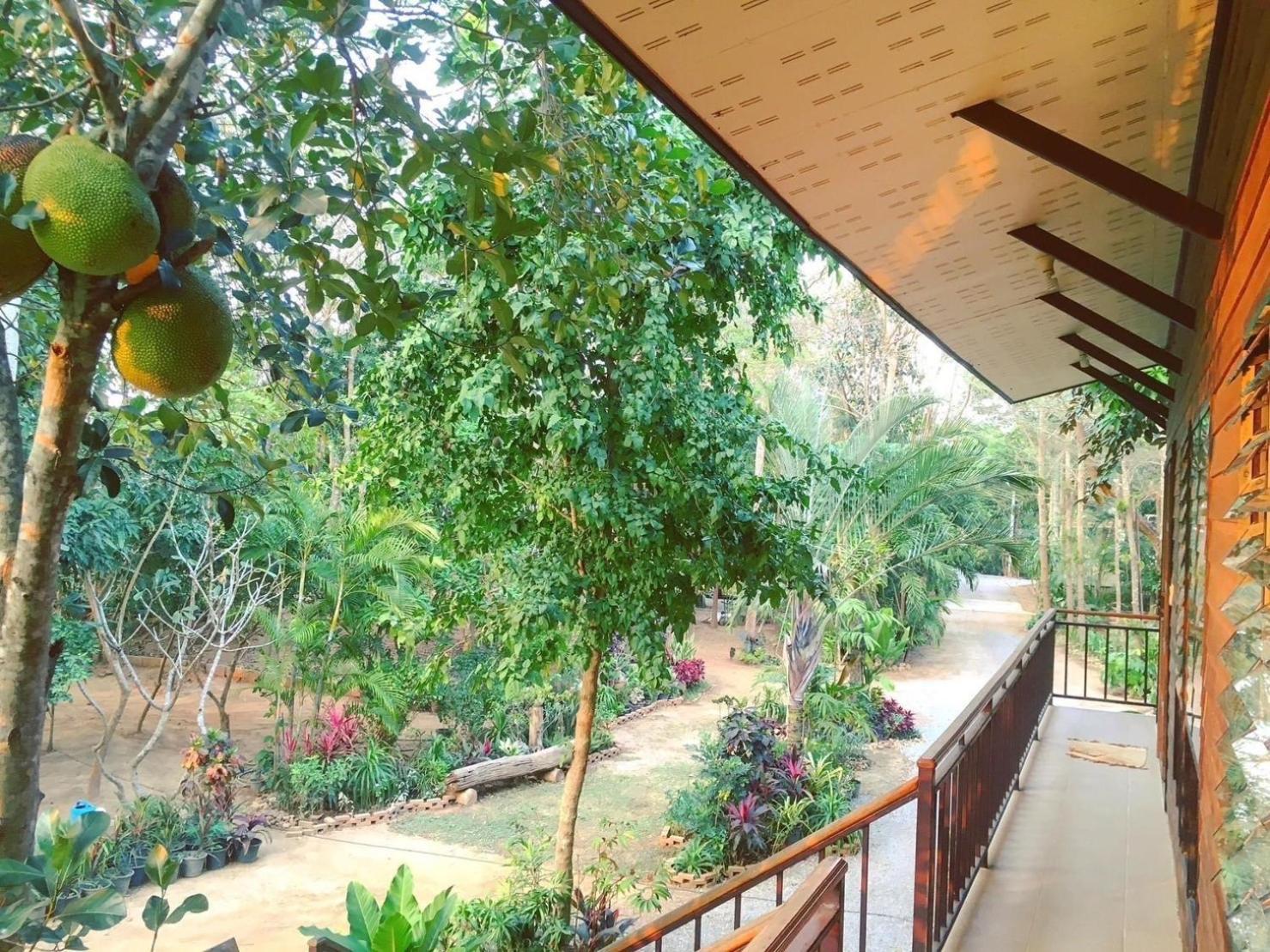 Apartament เรือนสารภี Phrae Zewnętrze zdjęcie